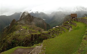 800px-Macchu_picchu_panoramic